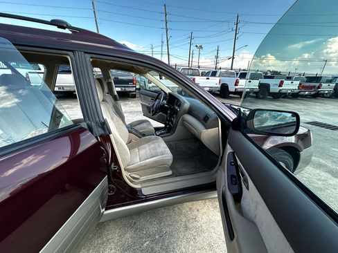Used 2001 Subaru Outback Wagon image 22