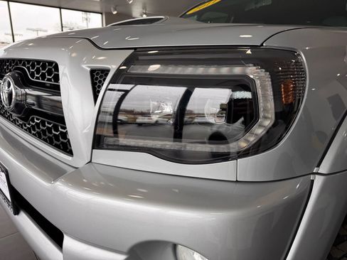 Used 2011 Toyota Tacoma 4x4 Double Cab w/ TRD Sport Pkg image 27