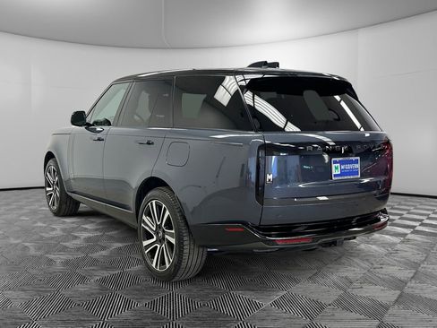 Used 2025 Land Rover Range Rover Autobiography AWD/4WD image 3