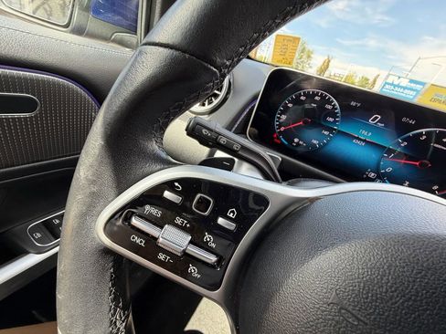 Used 2021 Mercedes-Benz GLB 250 4MATIC image 33