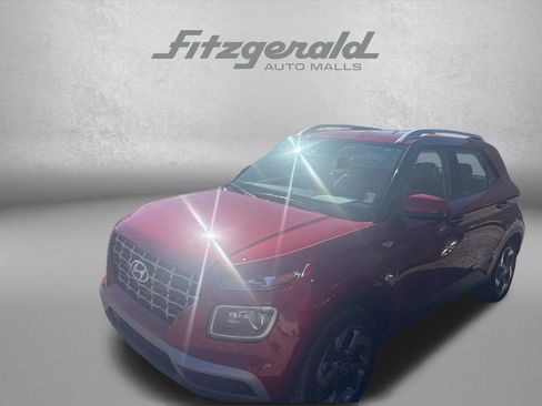 Used 2022 Hyundai Venue Limited w/ Cargo Package image 2