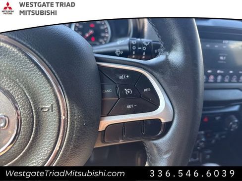 Used 2019 Jeep Renegade Latitude FWD image 10