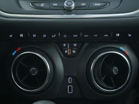 Used 2022 Chevrolet Blazer LT image 19