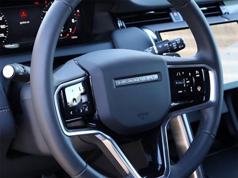 Certified 2025 Land Rover Discovery Sport Dynamic SE image 20