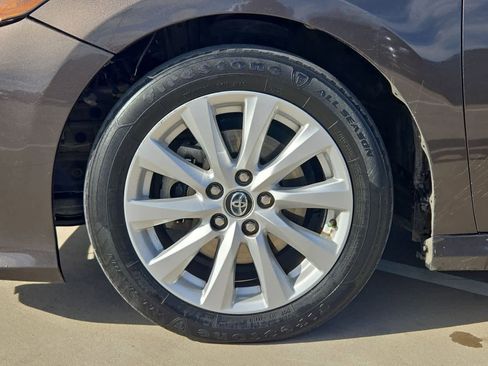 Used 2020 Toyota Camry LE image 12