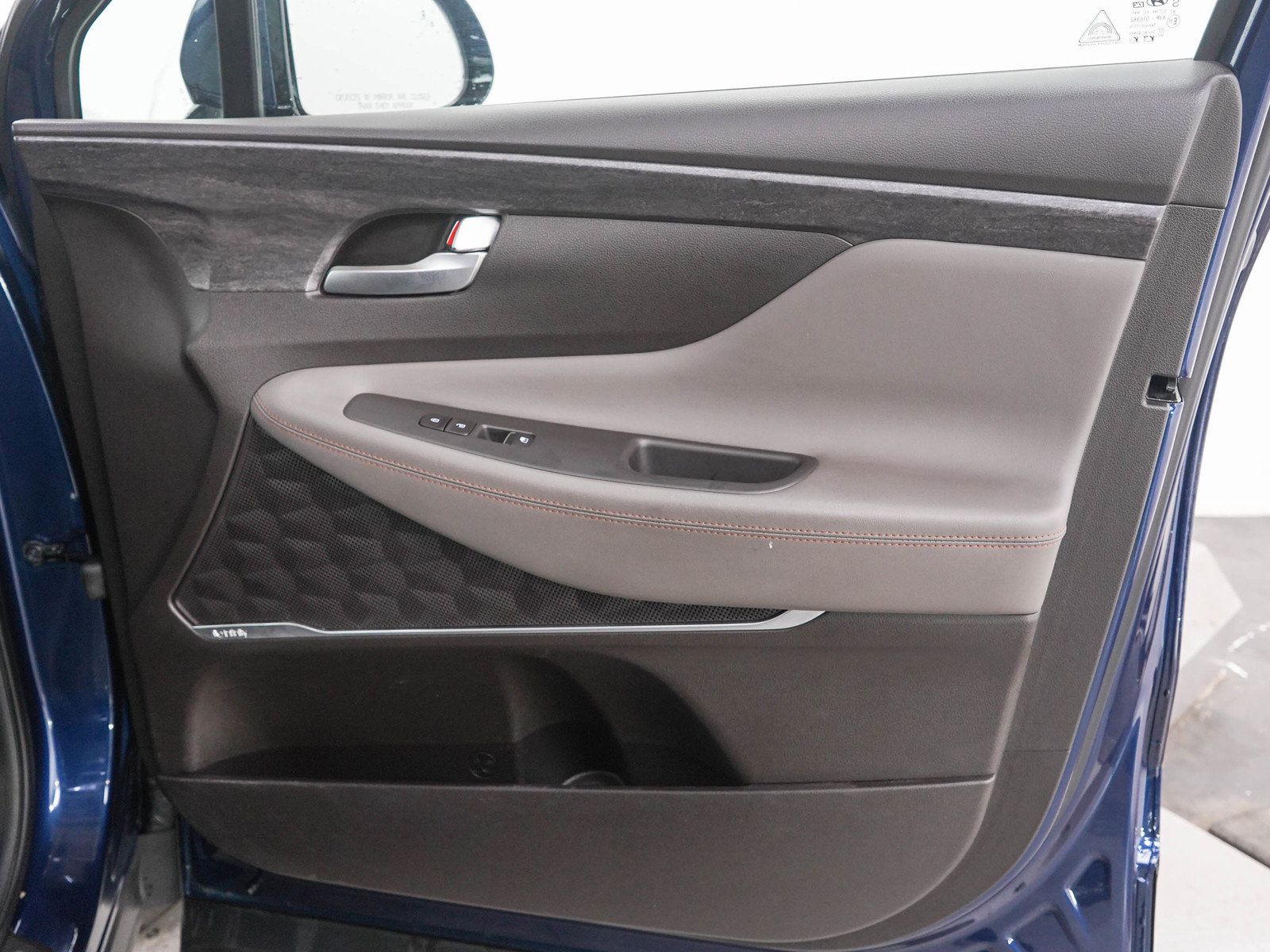 Used 2020 Hyundai Santa Fe Limited AWD/4WD image 12