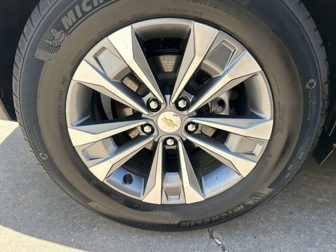 Used 2026 Chevrolet Equinox LT AWD/4WD image 25