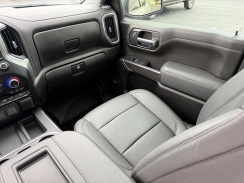 Used 2022 Chevrolet Silverado 1500 LTZ w/ LTZ Premium Package AWD/4WD image 17
