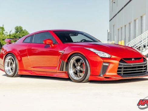 Used 2009 Nissan GT-R Premium AWD/4WD image 7