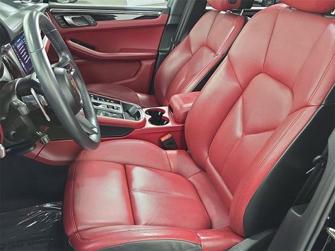 Used 2023 Porsche Macan S image 5