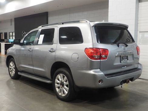 Used 2010 Toyota Sequoia Platinum image 22