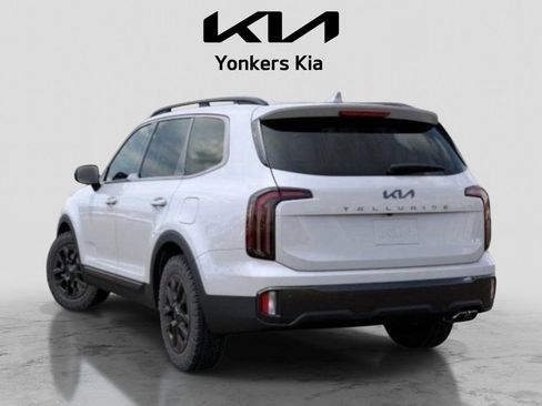 Used 2025 Kia Telluride AWD image 4