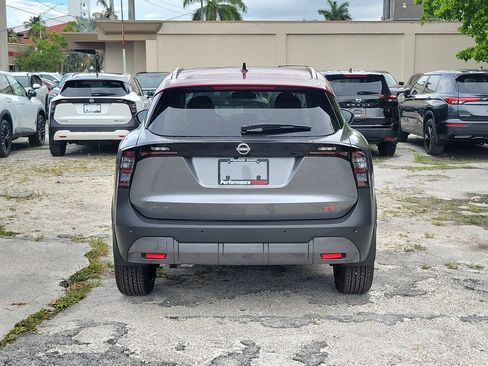 New 2026 Nissan Kicks SR FWD image 7