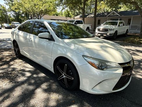 Used 2016 Toyota Camry SE FWD image 7