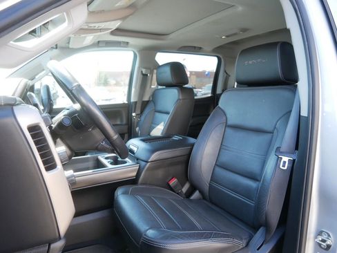 Used 2019 GMC Sierra 2500 Denali w/ Duramax Plus Package AWD/4WD image 13