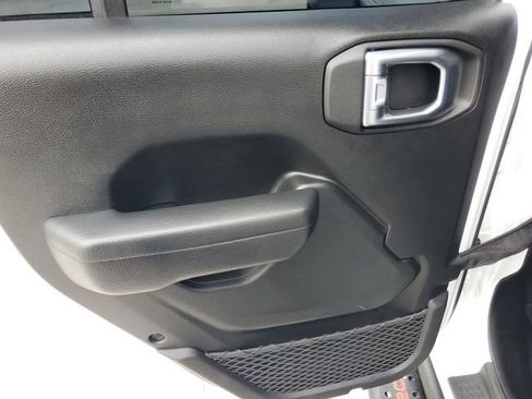 Used 2022 Jeep Wrangler Unlimited Rubicon image 12