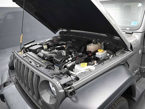 Used 2019 Jeep Wrangler Sport AWD/4WD image 14