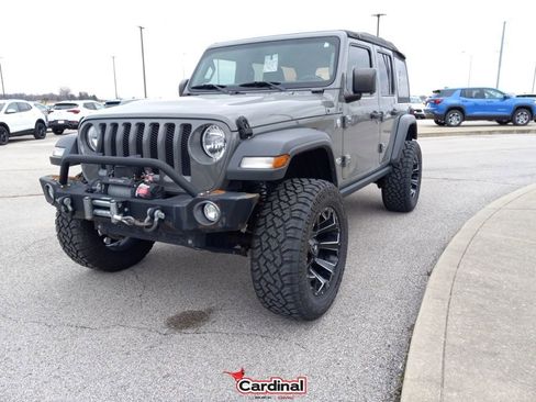 Used 2018 Jeep Wrangler Unlimited Sport image 14