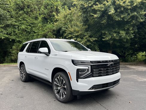 New 2026 Chevrolet Tahoe High Country AWD/4WD image 2