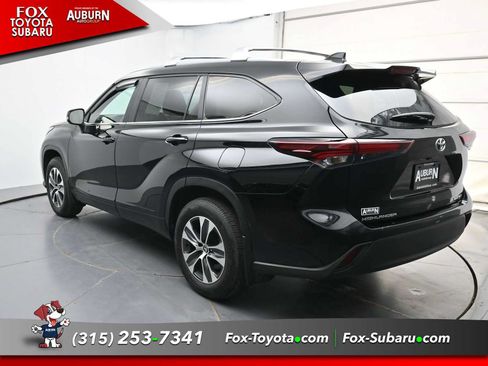 Used 2026 Toyota Highlander XLE AWD/4WD image 16
