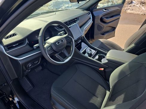 New 2026 Jeep Grand Cherokee Laredo X image 16