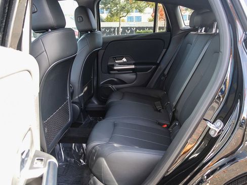 Certified 2025 Mercedes-Benz GLA 250 4MATIC image 17