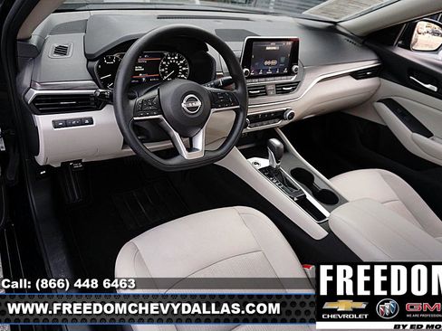 Used 2025 Nissan Altima 2.5 SV image 6