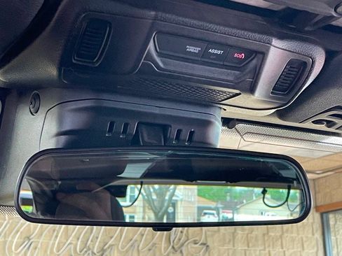 Used 2024 Jeep Wrangler Unlimited image 33