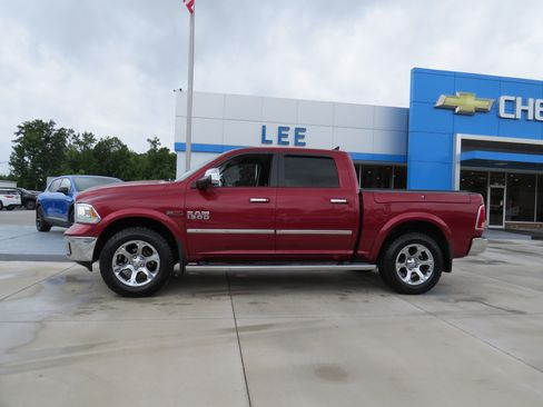 Used 2015 RAM 1500 Laramie w/ Convenience Group AWD/4WD image 2