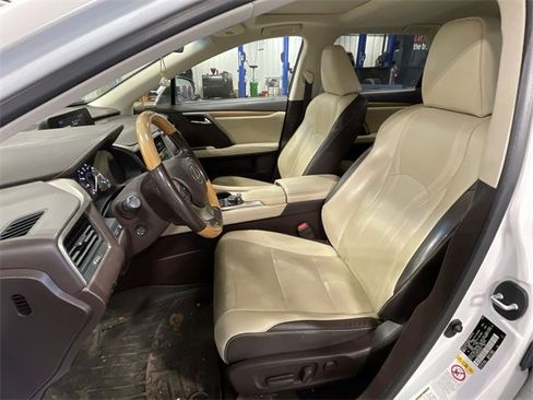 Used 2018 Lexus RX 350L Premium w/ Premium Package image 17