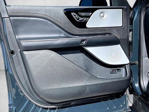 Used 2025 Lincoln Aviator Black Label image 18