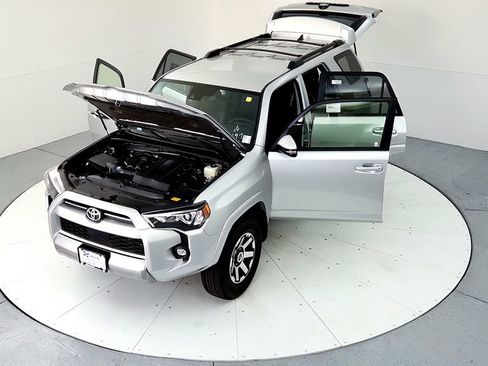 Certified 2023 Toyota 4Runner TRD Off-Road Premium AWD/4WD image 18