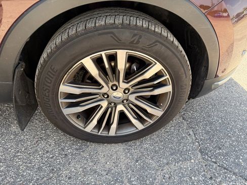 Used 2018 Ford Explorer Platinum AWD/4WD image 56