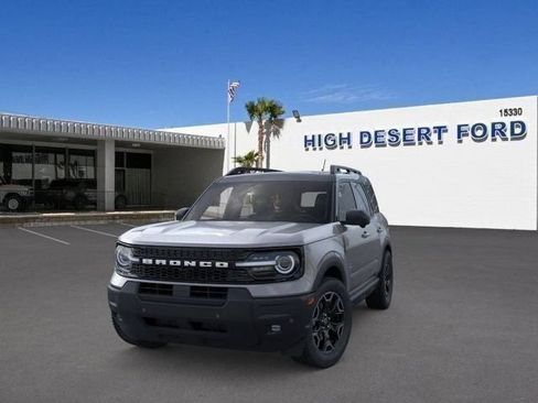 New 2025 Ford Bronco Sport Outer Banks w/ Outer Banks Tech Package+ AWD/4WD image 2