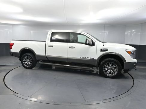 Used 2017 Nissan Titan Platinum Reserve AWD/4WD image 4