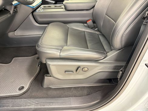 Certified 2025 Ford Expedition Platinum AWD/4WD image 14