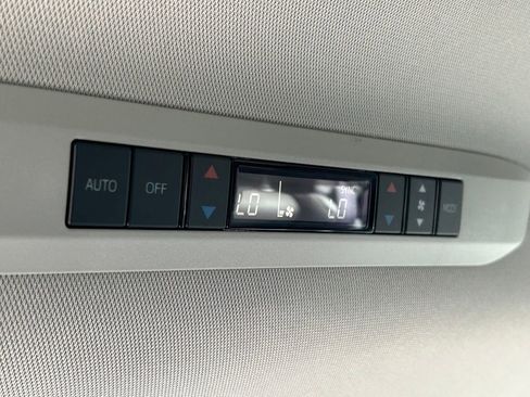 Used 2025 Toyota Sienna XLE image 24