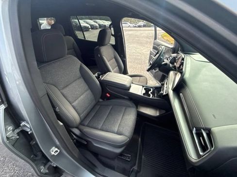 Used 2024 Chevrolet Traverse LT w/ LPO, Floor Liner Package FWD image 30