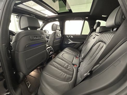 Used 2019 BMW X5 xDrive50i w/ M Sport Package image 34