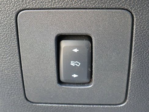 Used 2016 Ford F150 Lariat w/ Equipment Group 502A Luxury image 29