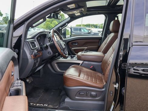 Used 2021 Nissan Titan Platinum Reserve w/ Moonroof Package AWD/4WD image 11