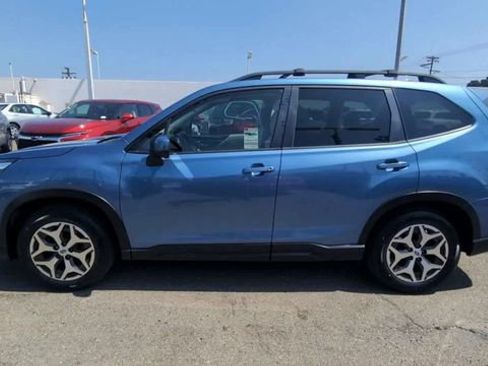Used 2020 Subaru Forester Premium image 5