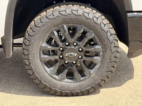 New 2026 Chevrolet Silverado 2500 LT w/ Trail Boss Package image 9