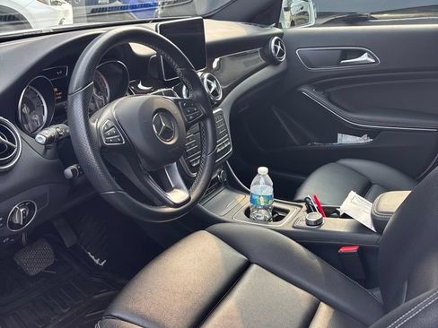 Used 2016 Mercedes-Benz GLA 250 4MATIC image 4