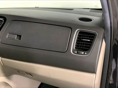 Used 2018 Kia Sedona SX FWD image 16