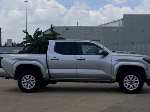 Used 2024 Toyota Tacoma SR5 AWD/4WD image 6