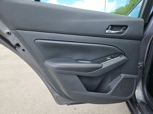 Used 2024 Nissan Altima 2.5 SR FWD image 15