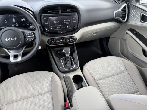 Certified 2023 Kia Soul LX FWD image 15