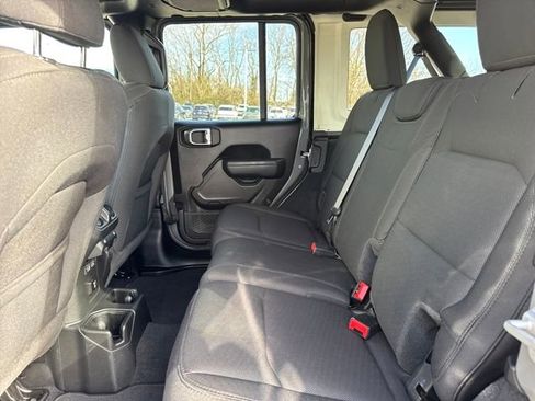 Used 2022 Jeep Wrangler Unlimited Sport w/ Sun And Sound Package image 10