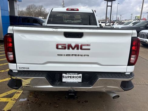 Used 2024 GMC Sierra 2500 Pro w/ Convenience Package image 4
